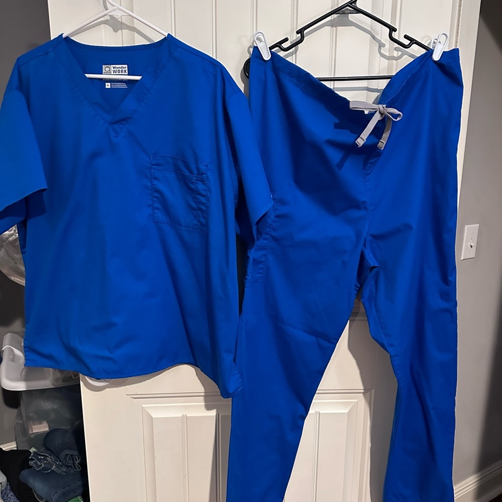 Unisex wonderwink scrub set